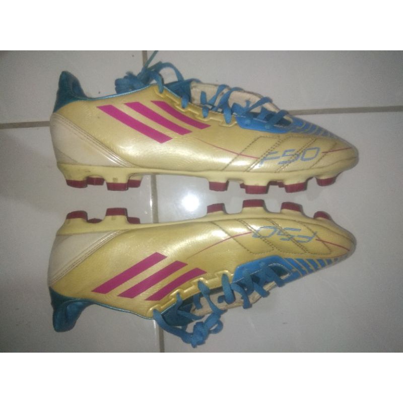 Sepatu Bola Adidas F10 original