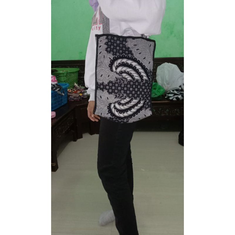 tas selempang batik