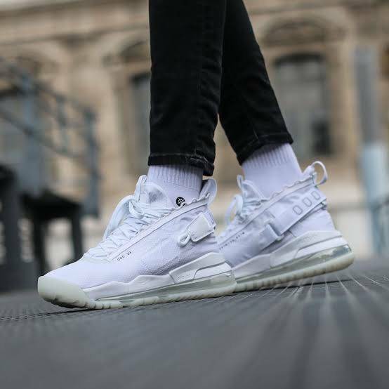 NIKE AIR JORDAN PROTO MAX 720 "PURE PLATINUM"