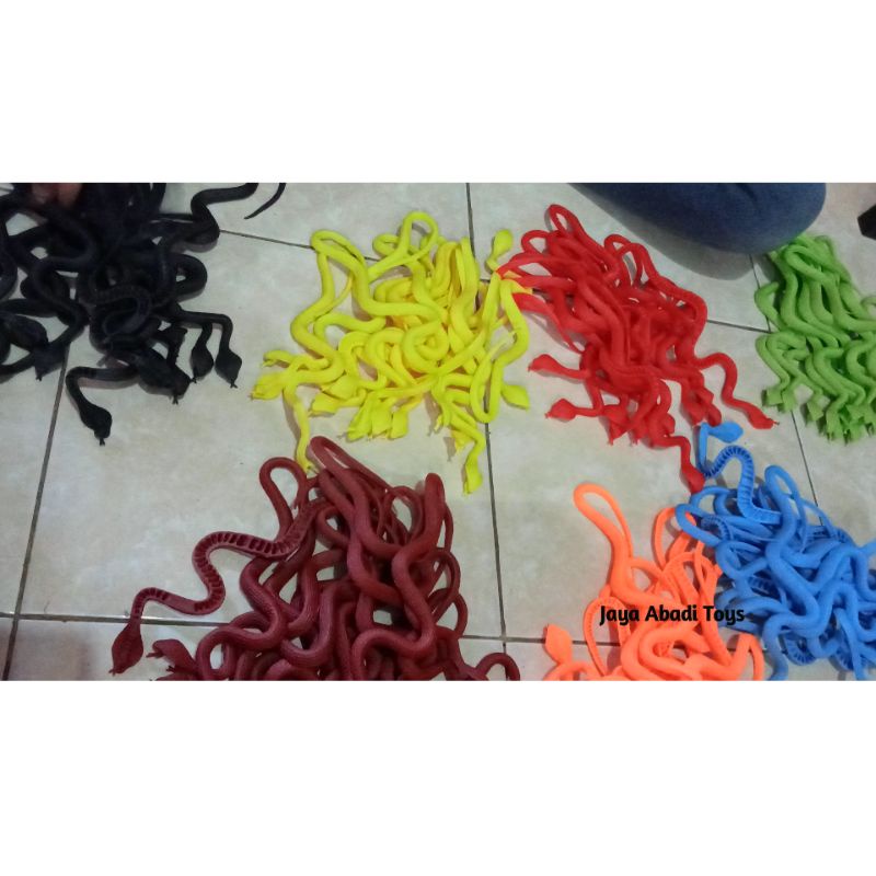 MURAH !! ULAR KARET WARNA WARNI LUCU GEMES