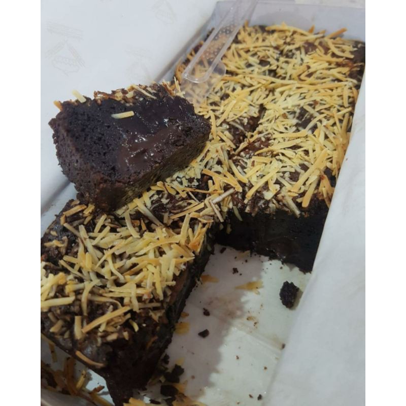 Single Toping Fudgy Brownie