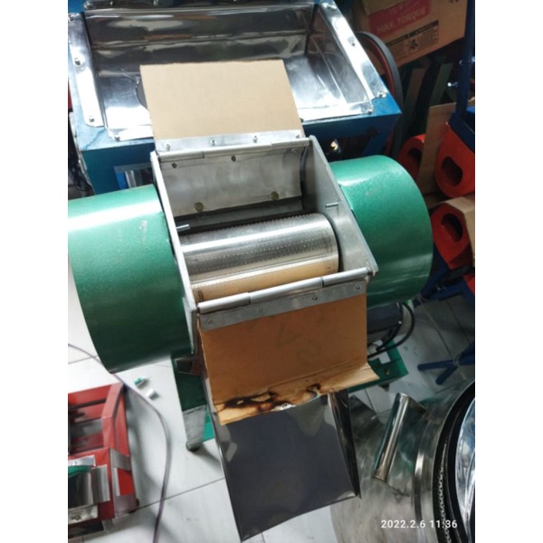 mesin parutan kelapa jumbo+penggerak dinamo 1/2
