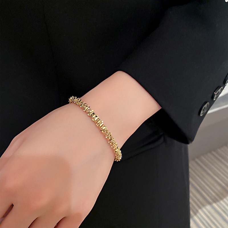 Gelang Bahan Tembaga Alloy Warna Emas Gaya Korea Untuk Wanita