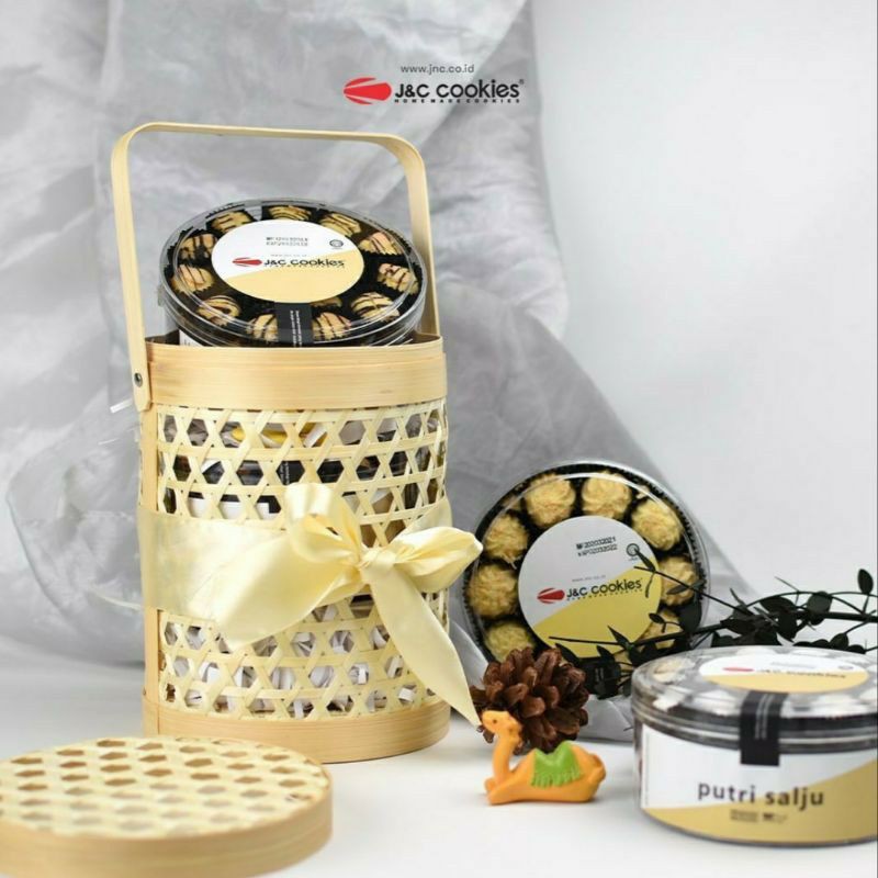 

J&C Cookies hampers rantang isi 3 toples reguler