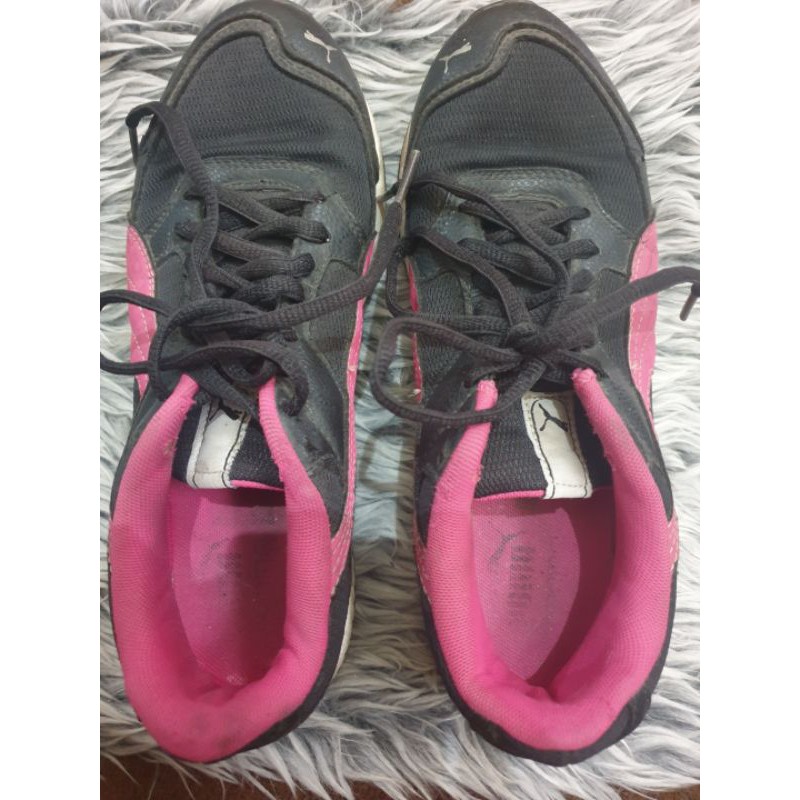 Preloved Sepatu Puma Original 37 black pink