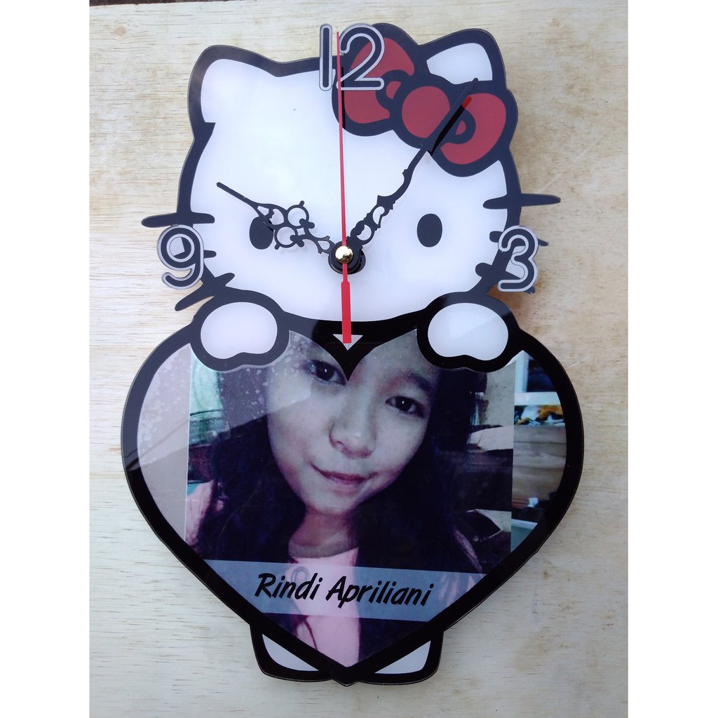 Jam hello kitty Akrilik dgn Foto Kado Termurah
