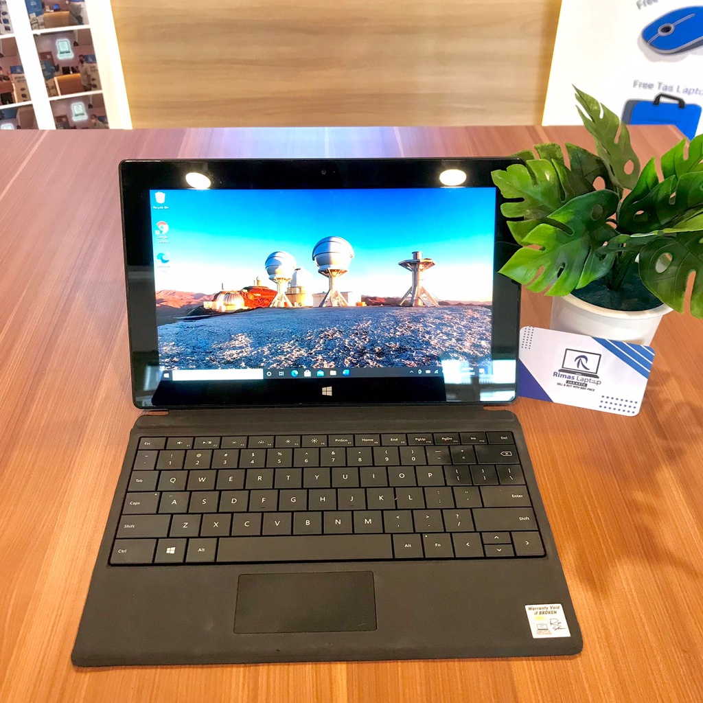 Microsoft Surface Pro i5 4GB/128GBSSD 2IN1 TouchScreen  Full HD Second Bekas