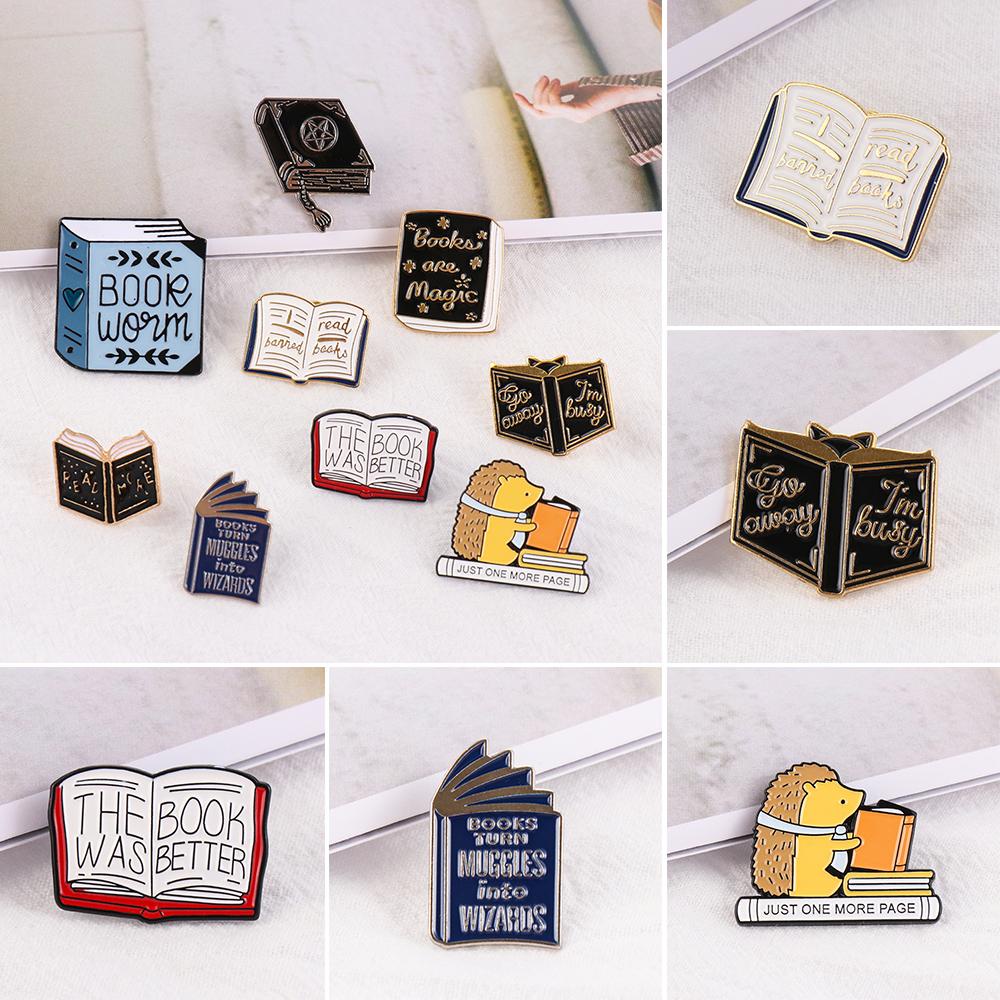 R-bunga Enamel Pin Pakaian Perhiasan Tetesan Minyak Pakaian Lapel Pin Magic Book