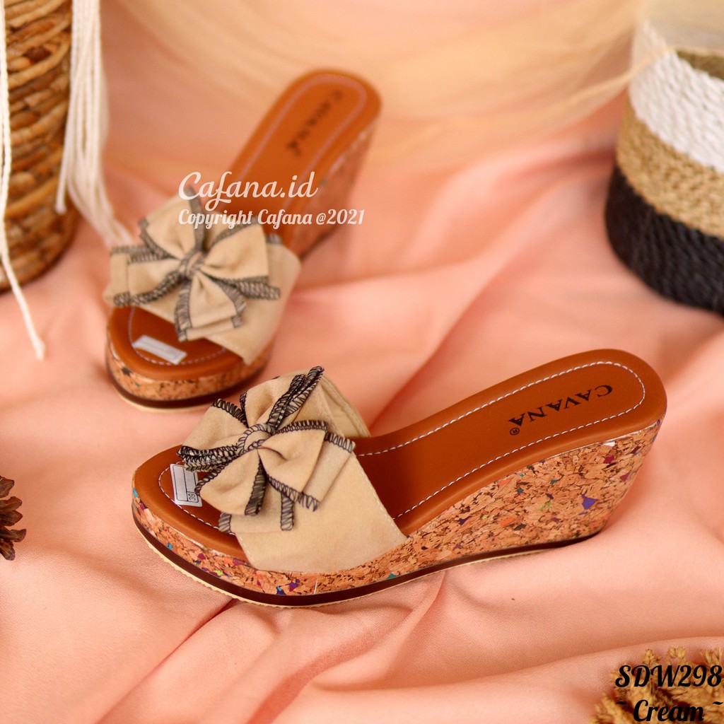 Wedges Wanita Slop Pita SDW298 Cream