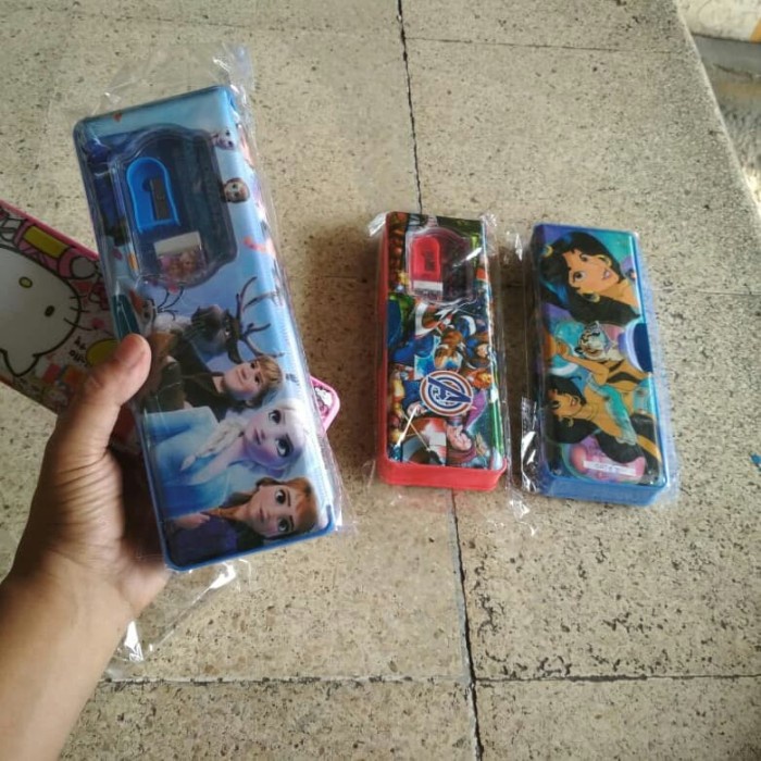 

Buruan Tempat Pensil Karakter Spiderman. Cars. Frozen. Dll. Keperluan Sekolah Berkualitas