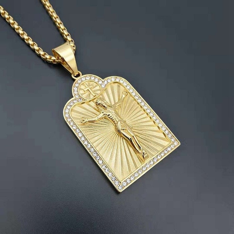 Kalung Liontin Salib Yesus Bahan Stainless Steel 18K Zircon Gaya Vintage Hip Hop Untuk Pria