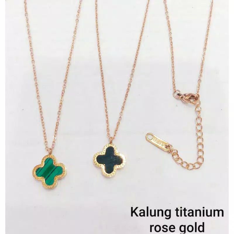 KALUNG TITANIUM LIONTIN DAUN BAGUS WARNA ROSE GOLD