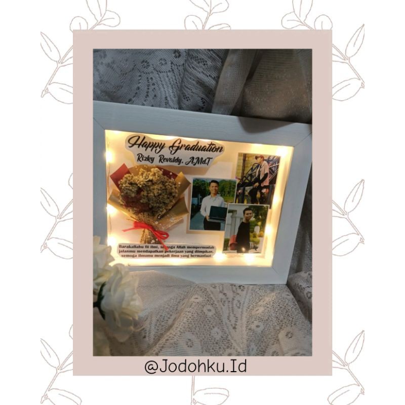 KADO / FRAME FOTO BERLAMPU KEREN / BINGKAI FOTO / GIFT BOX