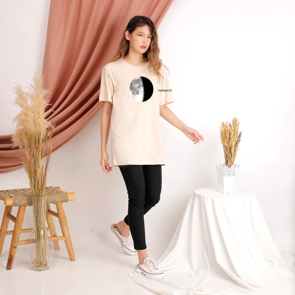 MYSTIQUE.ID- BAJU KAOS MOON T-SHIRT LUCU DAN AESTHETIC