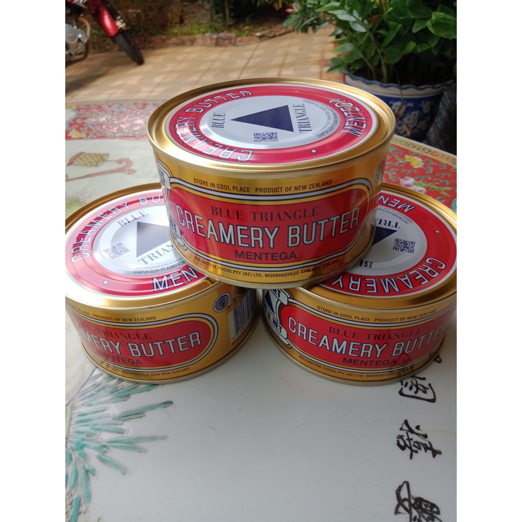 

Butter / Mentega Blue Triangle Segitiga Biru 340 Gr