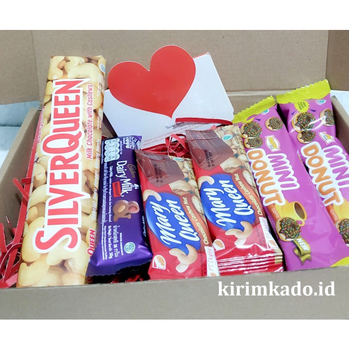 

kado birthday wedding gift paket hampers hadiah valentine coklat +kartu ucapan + kado kotak box