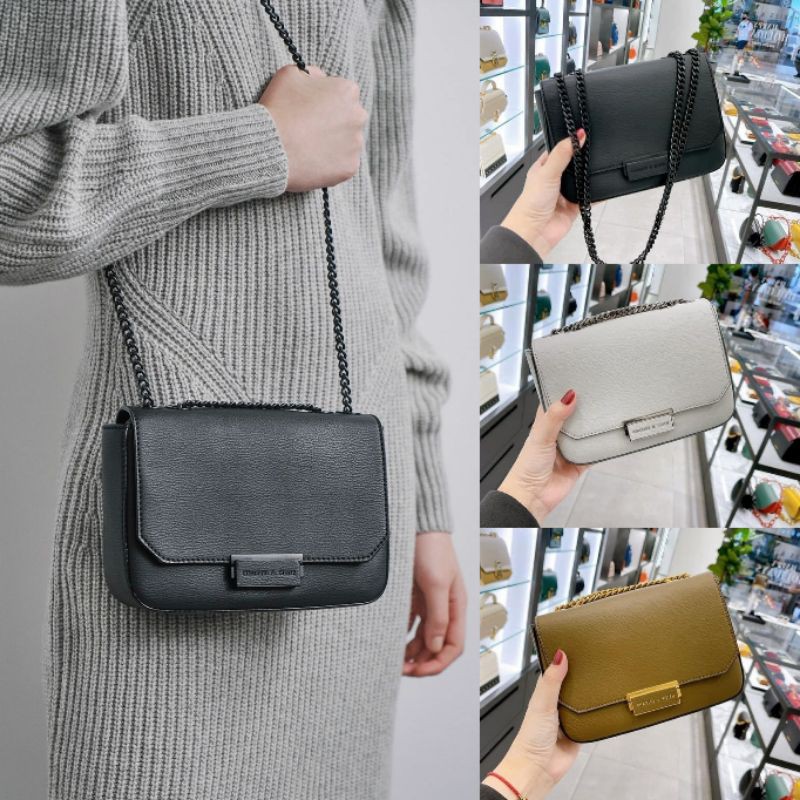 

C Double Chain Link Crossbody Bag