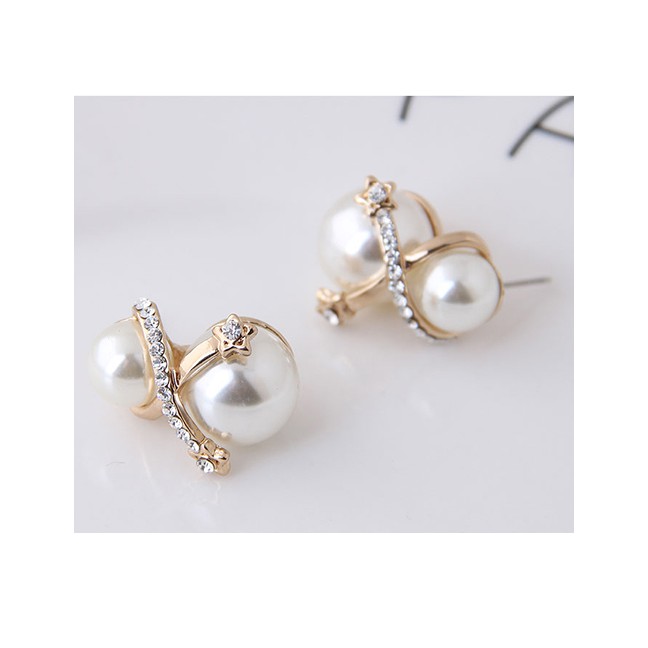 LRC Anting Tusuk Fashion Gold Metal Pearl Earrings A57337