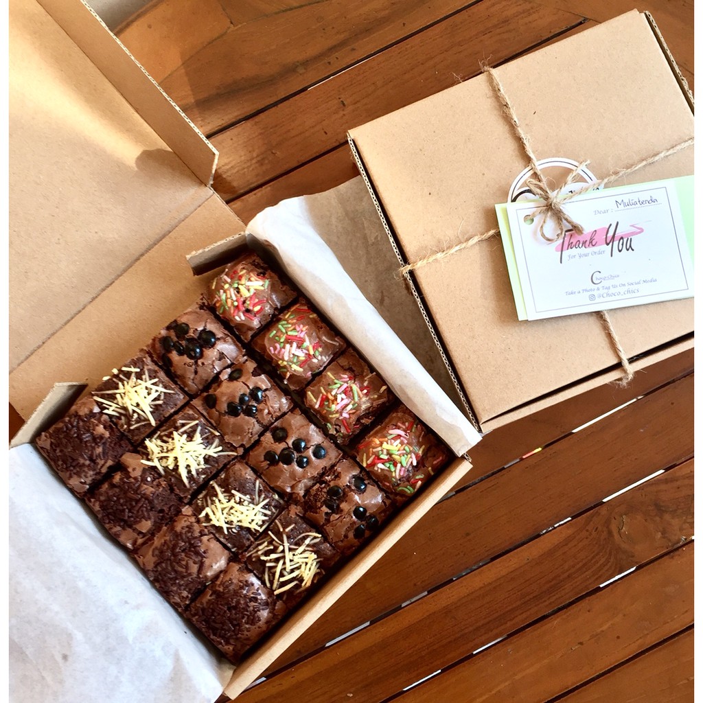 

Choco Chics Fudgy Brownies / Brownies Panggang / Brownies Box Klasik