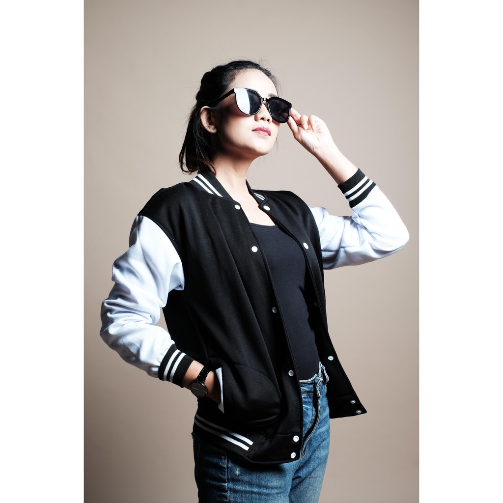 Jaket baseball polos kancing hitam putih pria wanita bahan tebal-hitam putih