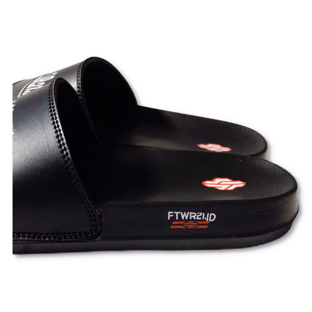 Footwear21.id - Black Slipper Logo