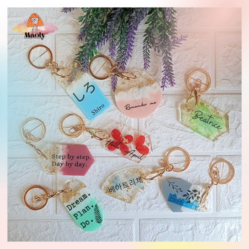 Gantungan Kunci Keychain Custom Nama Tulisan Ganci Sovenir Kado Hadiah Resin Art Hampers Mini