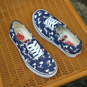 Dijual Sepatu Vans x PEANUTS Authentic Snoopy Skating BNIB ORIGINAL Diskon