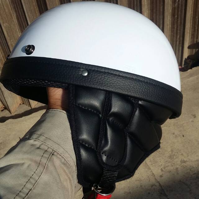 Helm Vespa Putih