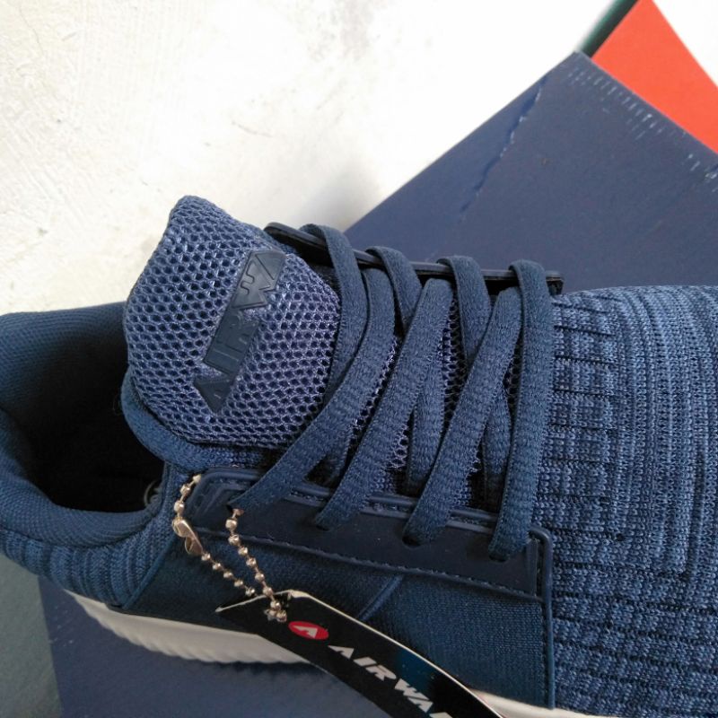 slip on airwalk navy putih