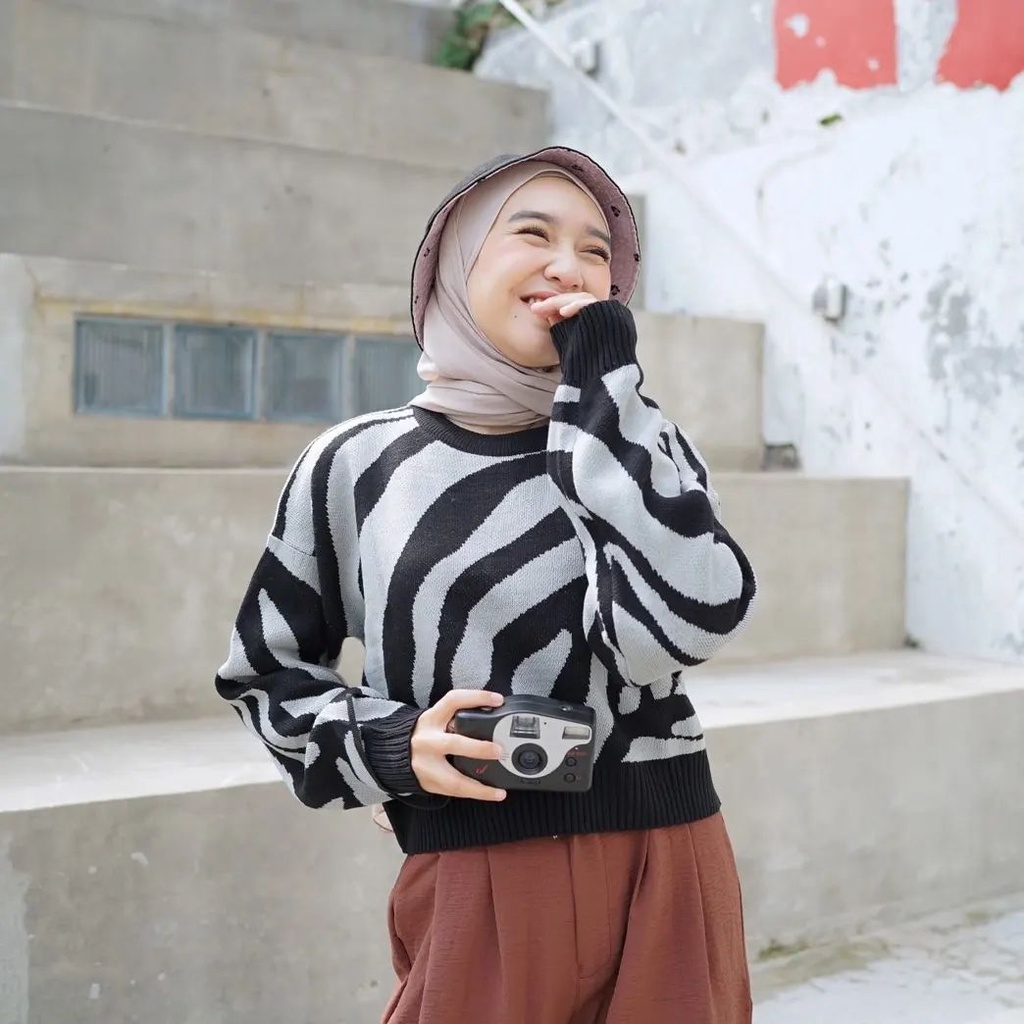 Arabele Crop Blouse - Sweater Blouse Motif Zebra