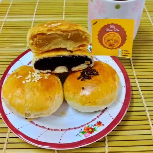 

Tausa Pia / Bakpia merk Pia Kian Hin 5 Pcs Kacang Hijau dan 5 Pcs Coklat