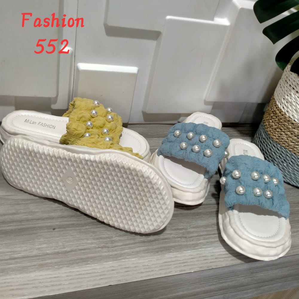 Sandal wanita D 552