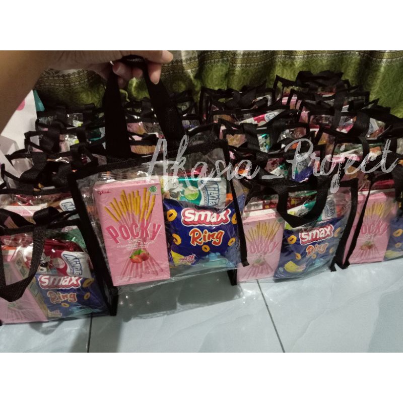 

paket snack ulang tahun anak/hampers ultah anak/bingkisan hari raya/bingkisan santunan