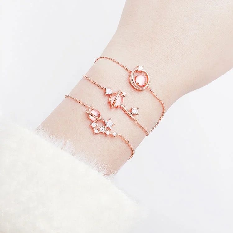 Gelang Tangan Rantai Aksen Bintang + Kunci + Planet Untuk Perhiasan Wanita / Musim Panas