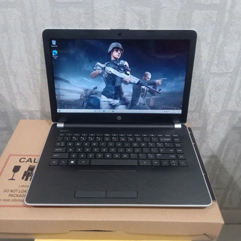 Laptop HP 14 - bw013AU Amd A6-9220 Vga Amd Radeon R4 Ram 4GB HDD 500GB Layar 14 inch Windows 10 Full aplikasi siap pakai