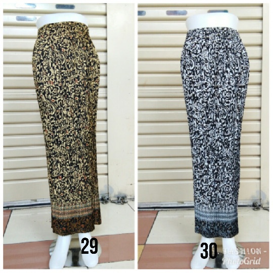 WBS rok plisket bawahan kebaya - Hitam putih KODE 874