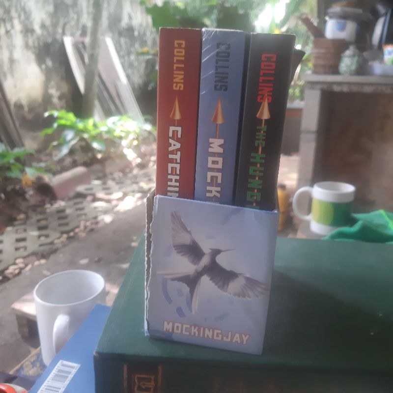 Buku bekas Set Hunger Games Suzanne Collins