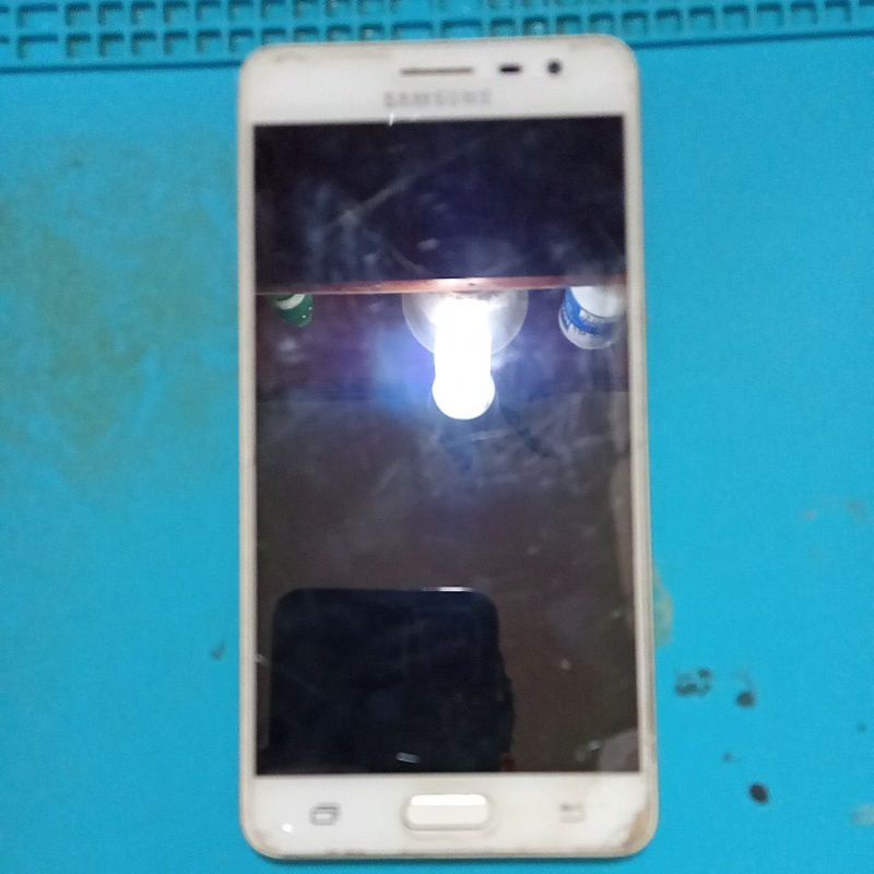 samsung j3110 atau j3pro minus