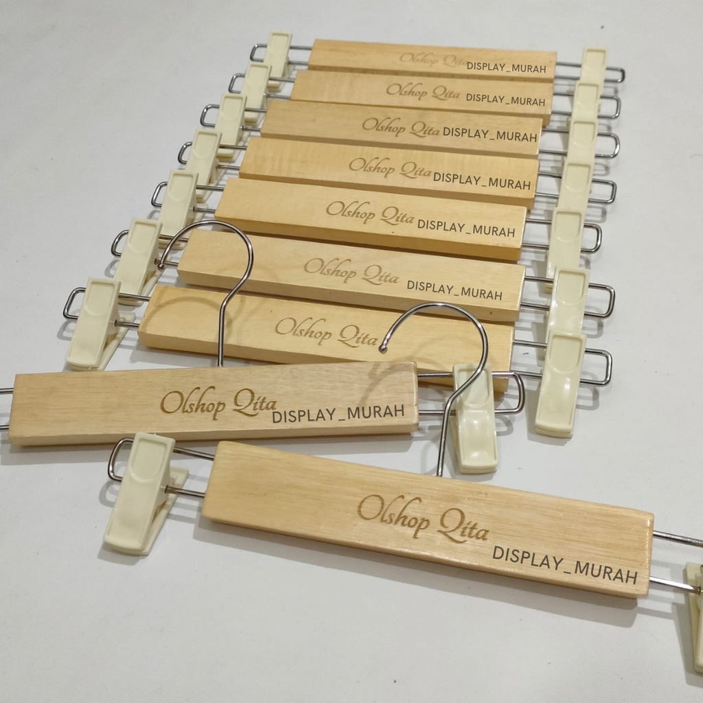 Hanger Kayu Natural Jepit Plastik Costum Grafir Nama Laser Gantungan Celana Hanger Rok Hanger Celana Dewasa-BH