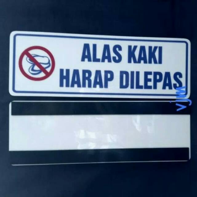 Sign label acrylic alas kaki harap dilepas,sign board akrilik