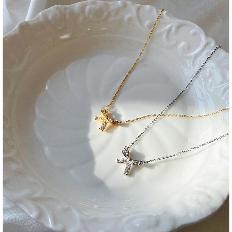 Roselife Kalung Rantai Silver Wanita Liontin Pita Hias Kristal Gaya Korea Untuk Musim Panas
