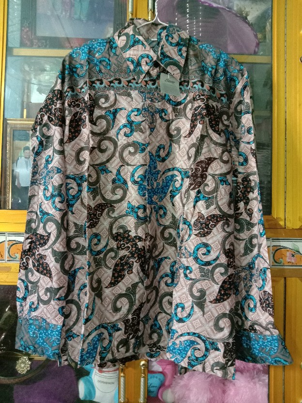 Kemeja Batik Pria Slim Fit Lengan Panjang Modern Artomoro