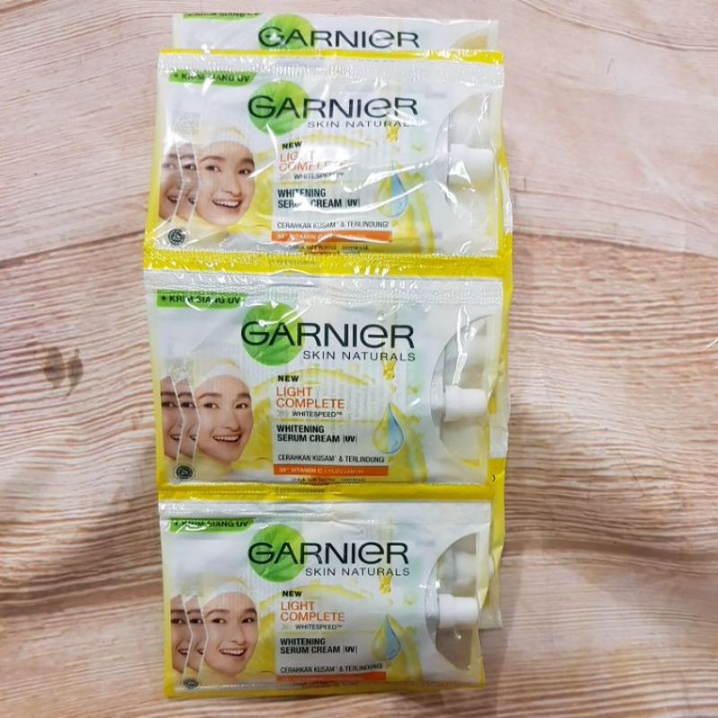 Garnier Sachet Light Complete Whitening Serum Cream 7 ml