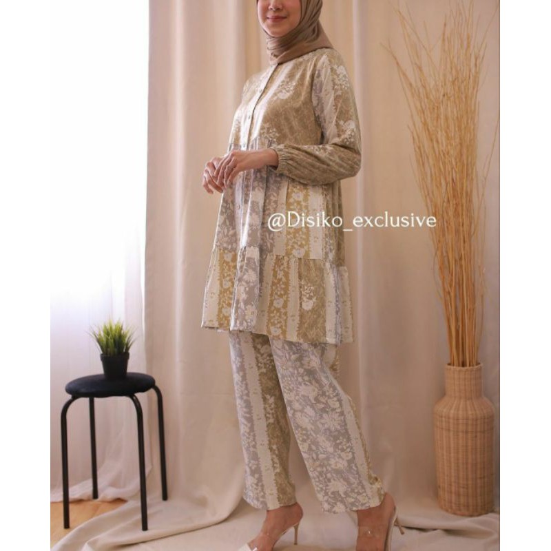 dior set by disiko booked