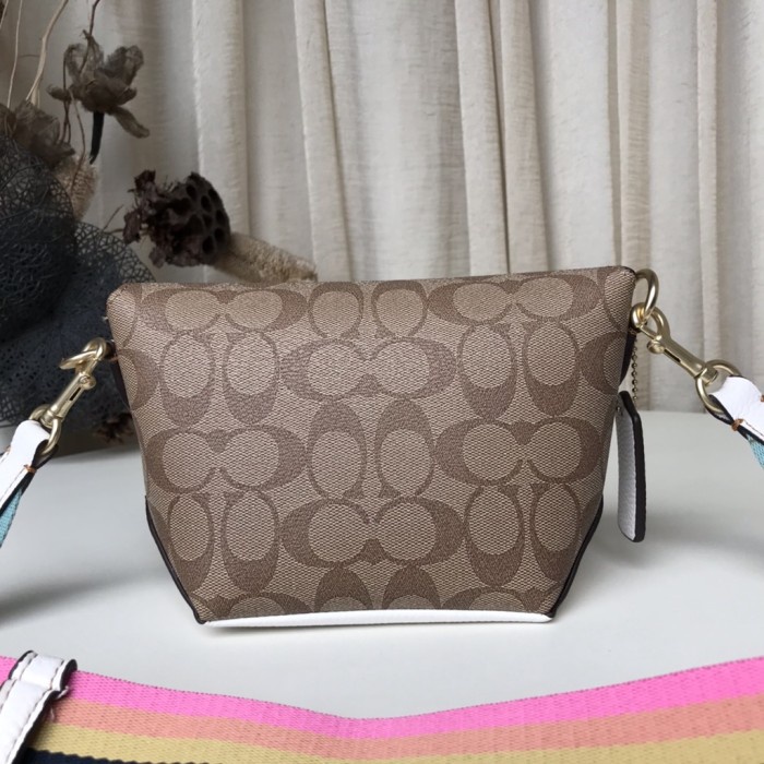 Tas Selempang Coach Snoopy co-branded the new KARLEE series exquisite