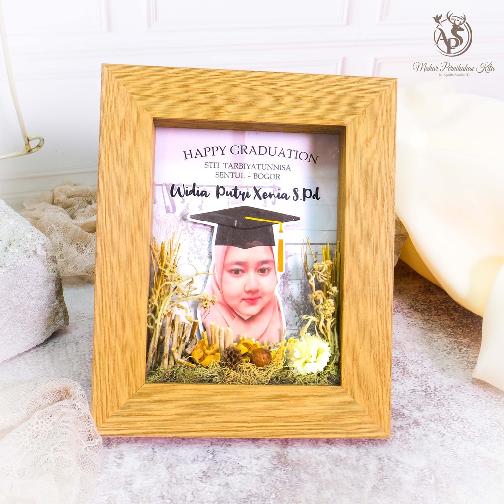 KADO WISUDA NAURA MINI, FRAME BINGKAI CUSTOM FOTO UKURAN 16x12 CM