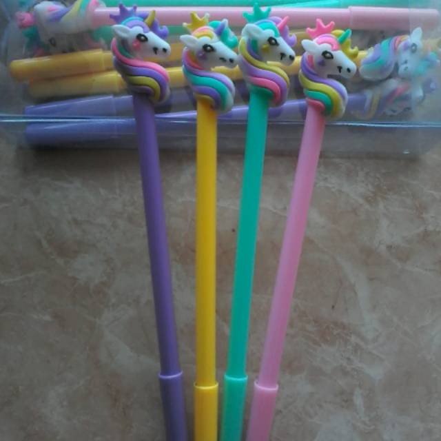 

Bulpen gel karakter kepala unicorn