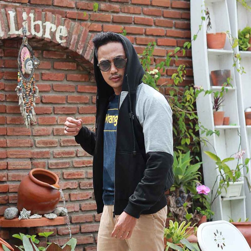 Windbreaker Jaket Pria / Sweater Casual Hoodie Distro Original