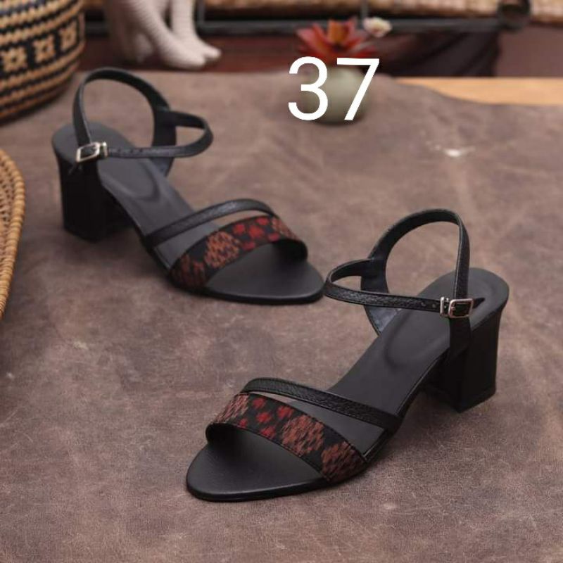 BLOCK HEELS, SEPATU TENUN ENDEK, SEPATU ETNIK MURAH, SEPATU HAK KOTAK, SEPATU HAK TAHU, HEELS KOTAK