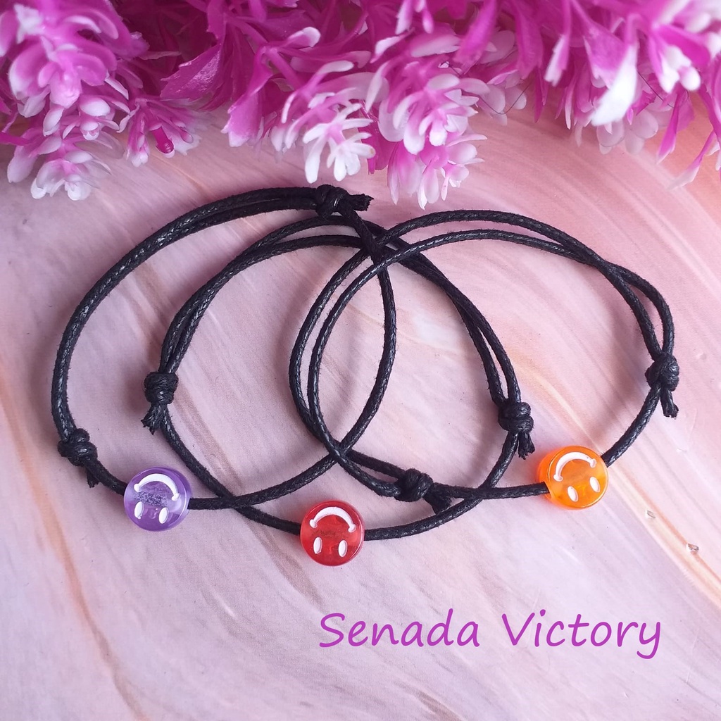 Senada Victory Gelang Tali Serut Gelang Emoticon Smile Aksesoris Wanita SVG003